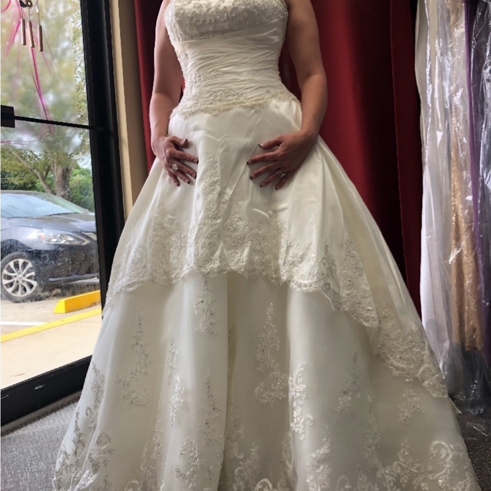 Alfred Angelo Cream Wedding Dress